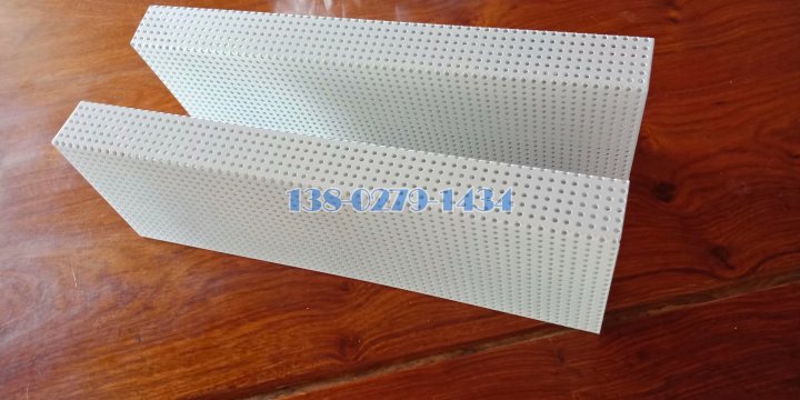冲孔铝方通正面图 冲孔铝方通正面图