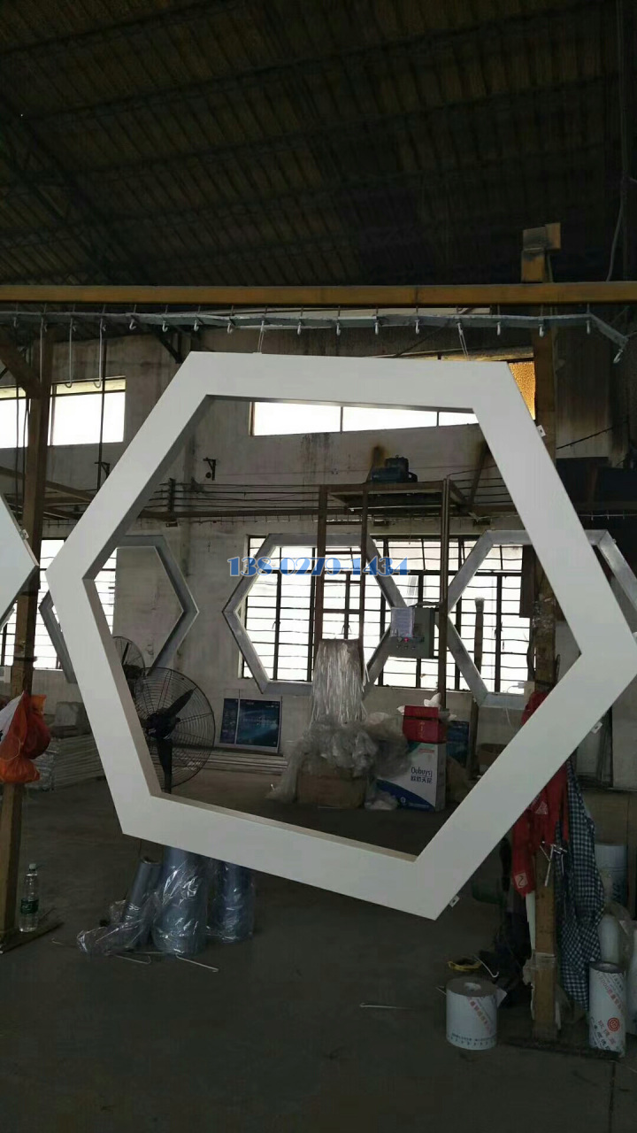 铝方管焊接六角形造型吊顶 铝方管焊接六角形造型吊顶
