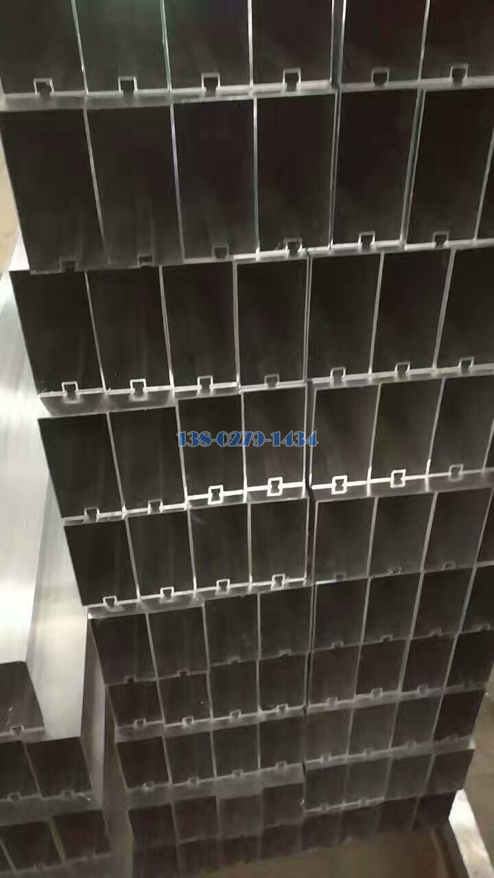 100*50凹槽铝型材方管坯料 100*50凹槽铝型材方管坯料