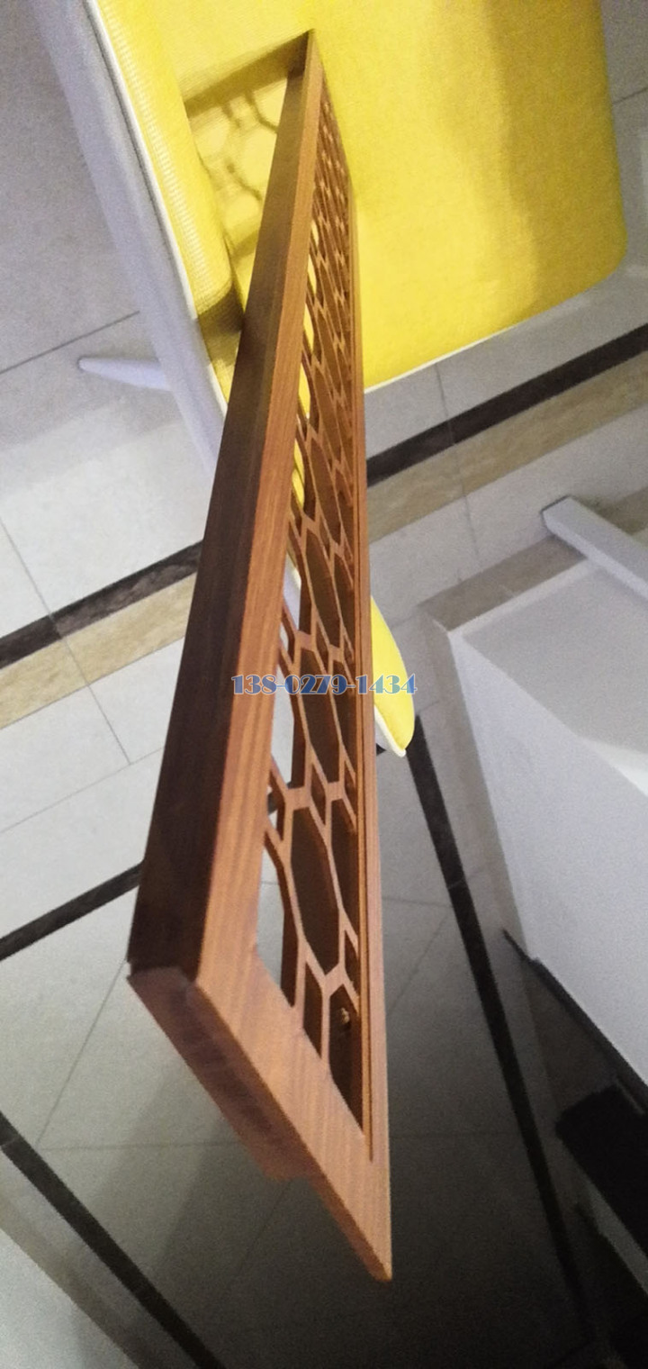 木纹色雕刻镂空铝合金出风口截面图 木纹色雕刻镂空铝合金出风口截面图