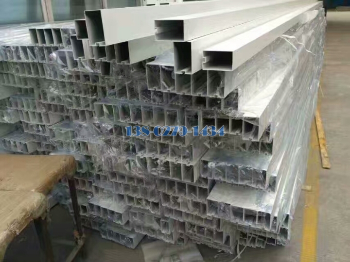 100*60规格的凹槽型材铝方管 100*60规格的凹槽型材铝方管