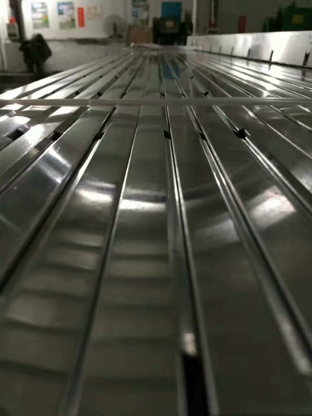 铝格栅半成品