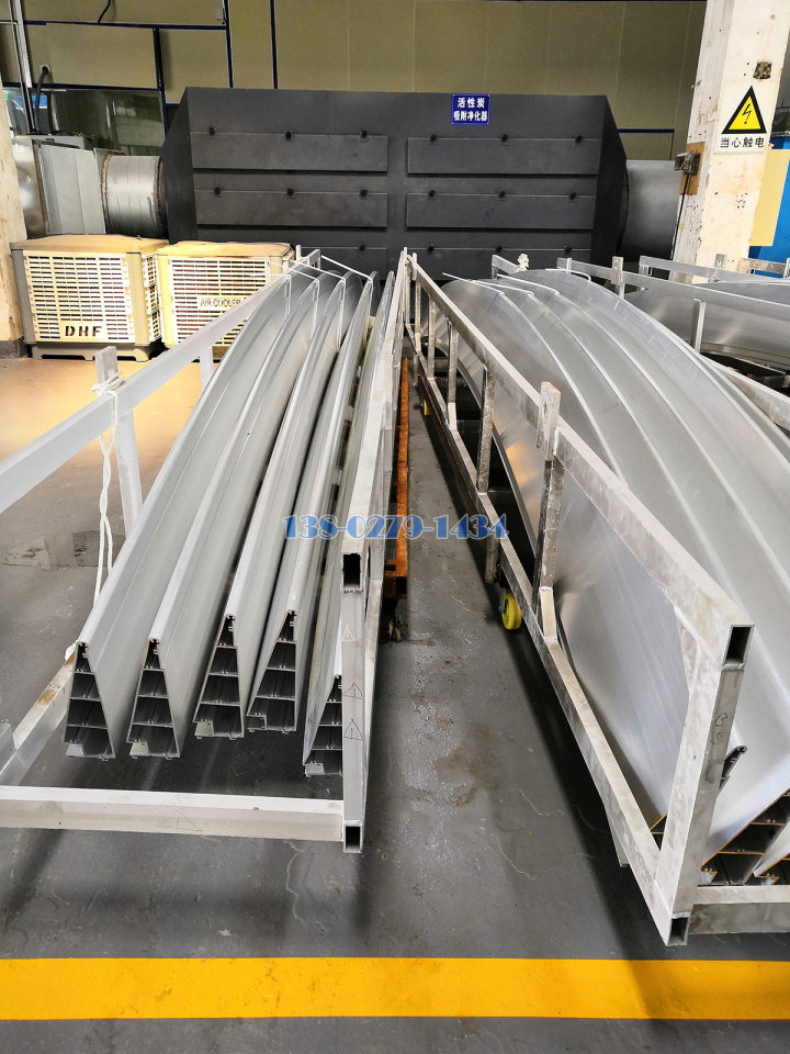 ¤T¨¤§Î¤á¥~¦Ê¸¾T«¬§÷ ¤T¨¤§Î¤á¥~¦Ê¸¾T«¬§÷