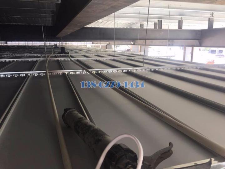 S形防风铝条扣龙骨背后实景 S形防风铝条扣龙骨背后实景