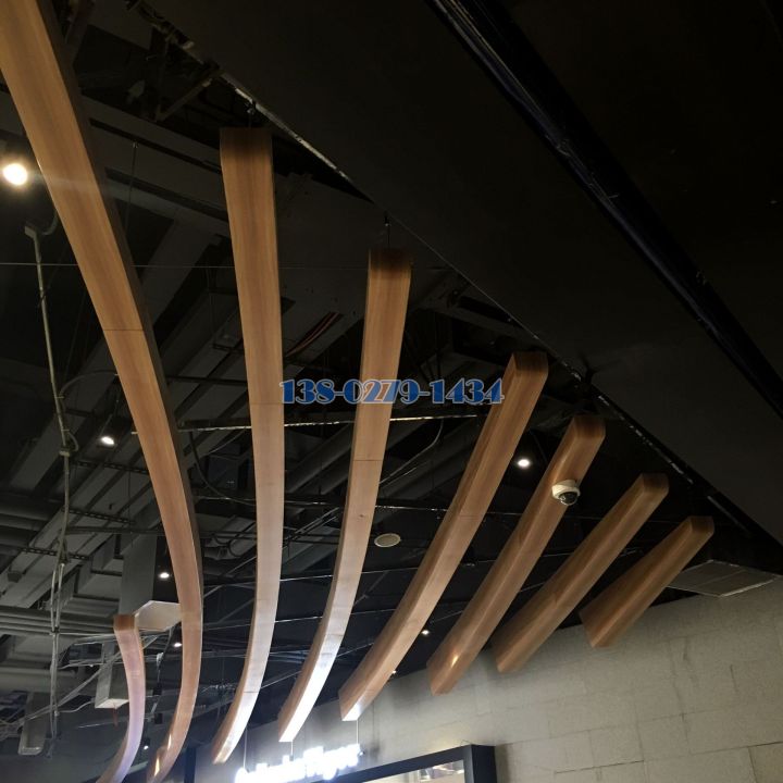 木纹色弧形铝方通 木纹色弧形铝方通