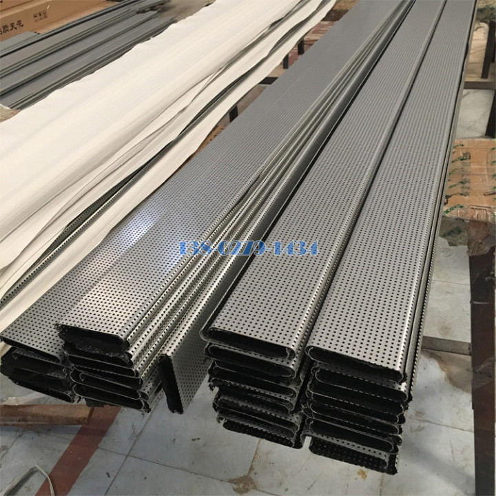 85mm宽冲孔R形铝条扣 85mm宽冲孔R形铝条扣