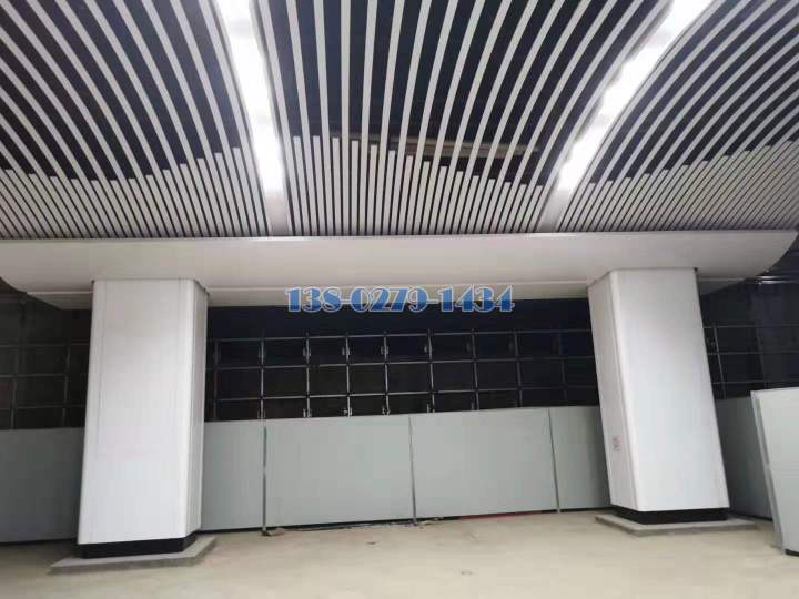 出口收费站吊顶弧形铝方通 出口收费站吊顶弧形铝方通