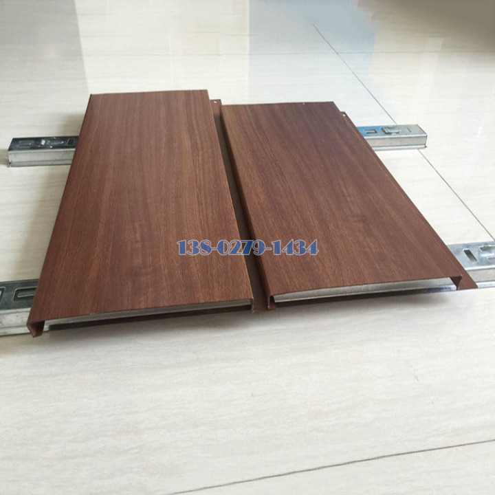 G型铝条扣留缝安装 G型铝条扣留缝安装