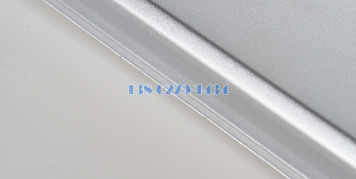 銀灰色斜邊鋁條扣細(xì)節(jié)圖