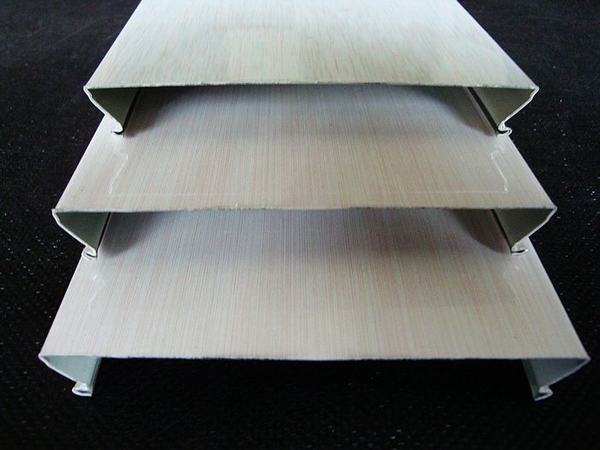 覆膜木纹铝条扣