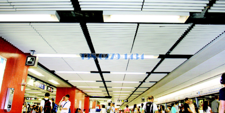 地铁站型材铝圆管安装完成图 地铁站型材铝圆管安装完成图