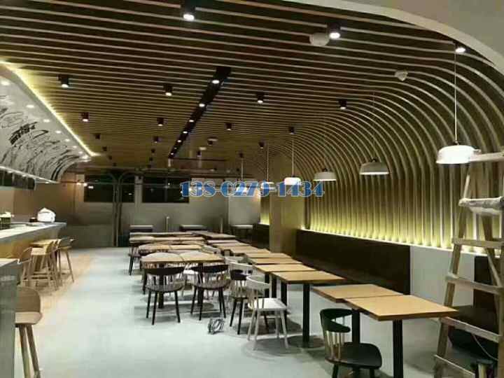 餐厅弧形铝方通造型 餐厅弧形铝方通造型