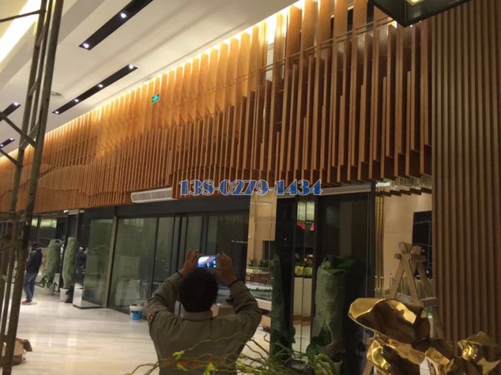 济南南全福东区售销楼部门头铝方通完成安装 济南南全福东区售销楼部门头铝方通完成安装