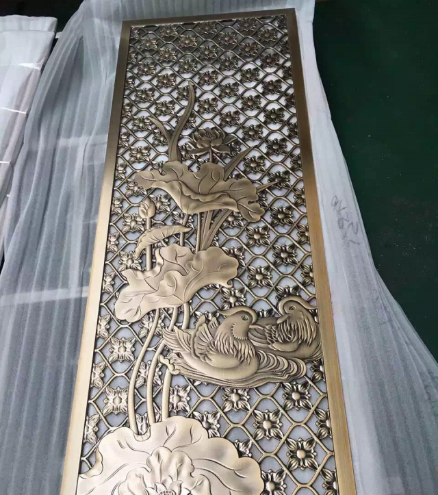 鸳鸯荷叶造型黄古铜雕刻铝板