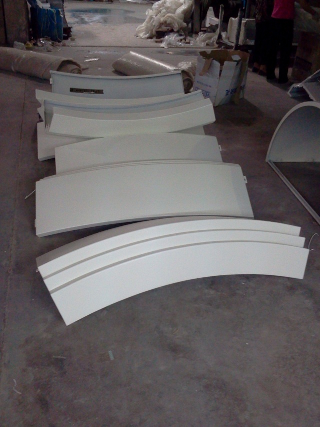 弧形跌级转角铝单板