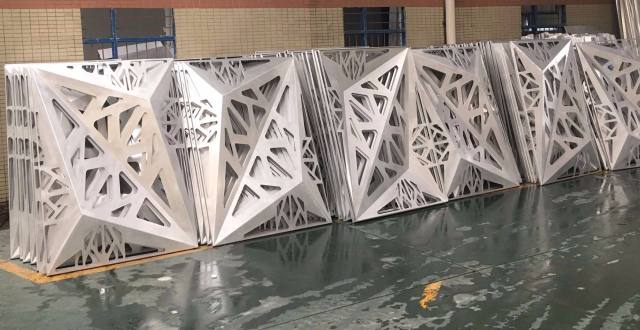 凹凸雕花铝单板