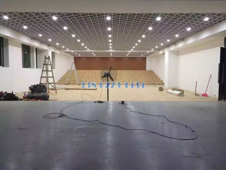 三角形格柵安裝現(xiàn)場