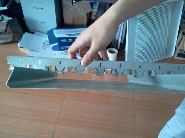 S形铝条扣安装侧面